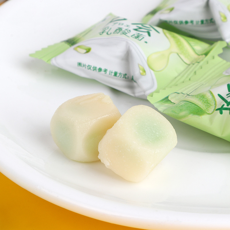 廠家直銷 蘆薈乳酸菌軟糖 爆漿糖果 零食現(xiàn)貨批發(fā) 可貼 可代.jpg