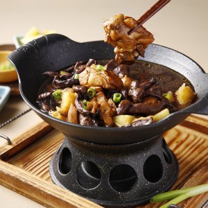 吉盛和國(guó)人食品小雞燉蘑菇盒裝料包快餐蓋澆飯OEM/ODM代加工