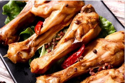 龍巖聚香軒香辣鴨小腿獨(dú)立包裝開(kāi)袋即食鴨肉鹵味零食OEM代加工